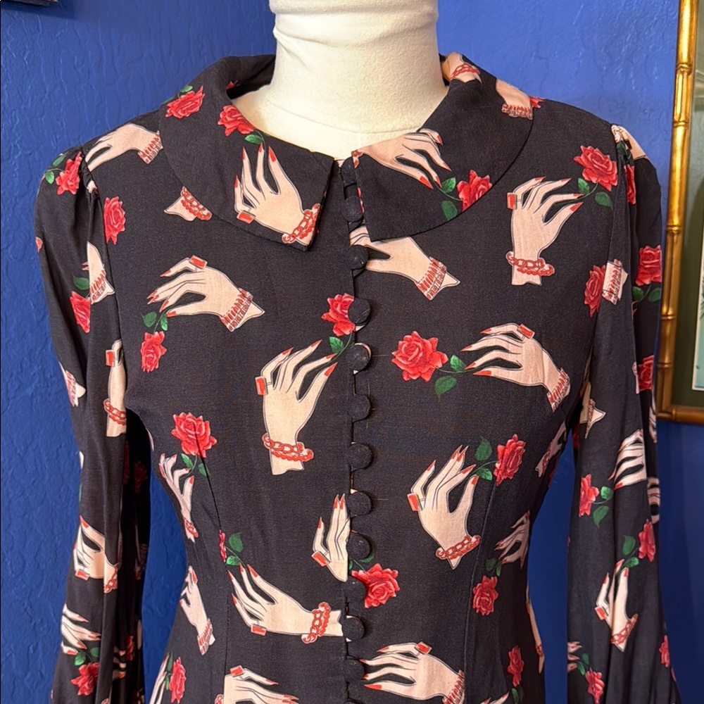 1940s style blouse with vintage hand and rose print